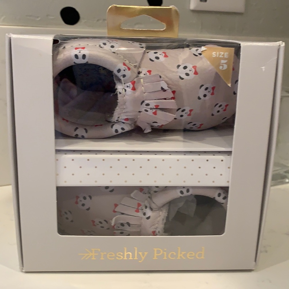 Freshly Picked Fancy Panda City Moccasin Size 5